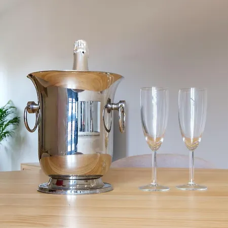 Art Deco 32 Luxury 2br Downtown Metro Ac * Oporto