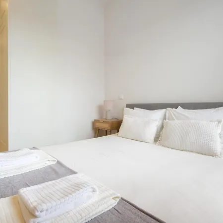 Art Deco 32 Luxury 2br Downtown Metro Ac * Porto