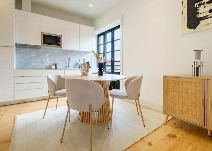 아파트 Art Deco 32 Luxury 2br Downtown Metro Ac 포르투