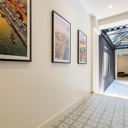 Art Deco 32 Luxury 2br Downtown Metro Ac Apartman